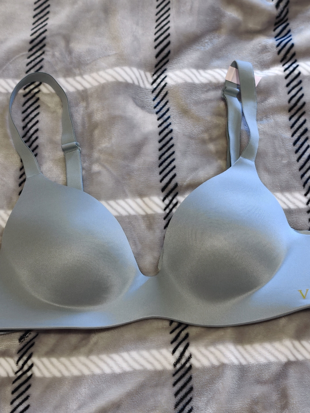 Victoria's Secret Infinity Flex Wireless Perfect Shape Bra 32B Jupiter Blue